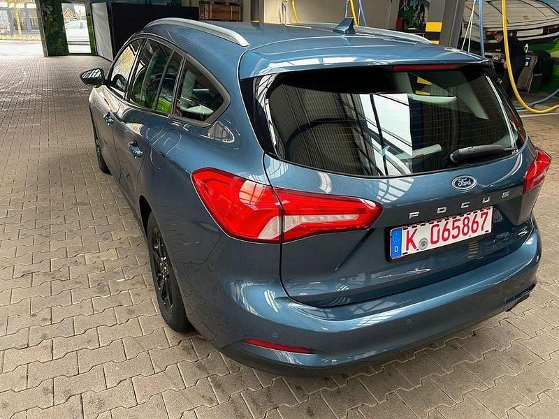 Gebraucht Ford Focus Cool & Connect 120 PS (88 kW) 2021 Blau Limousine