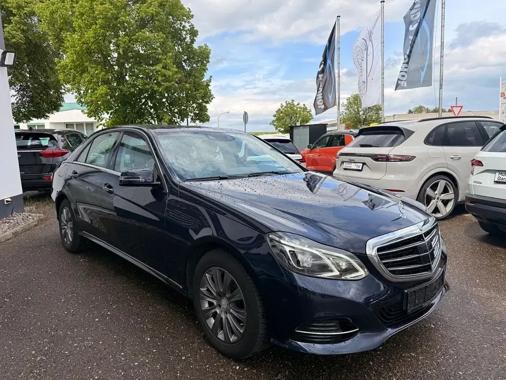 Gebraucht Mercedes E350 252 PS (185 kW) 2014 Blau Limousine