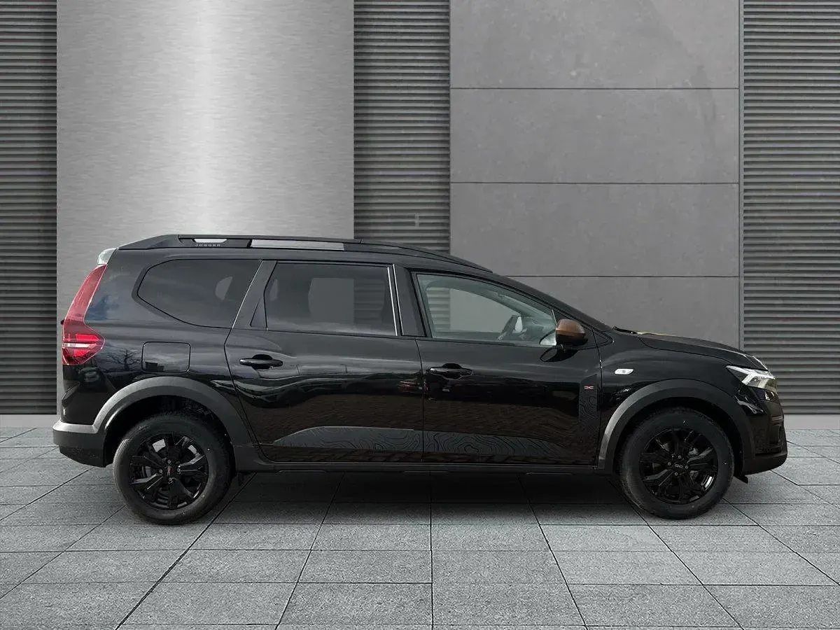 Neu Dacia Jogger Extreme 110 PS (80 kW) 2025 Perlmuttschwarz Van / Kleinbus