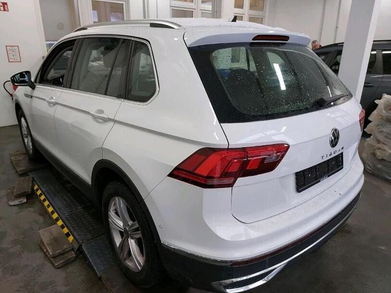 Gebraucht VW Tiguan Elegance 200 PS (147 kW) 2023 Weiss SUV