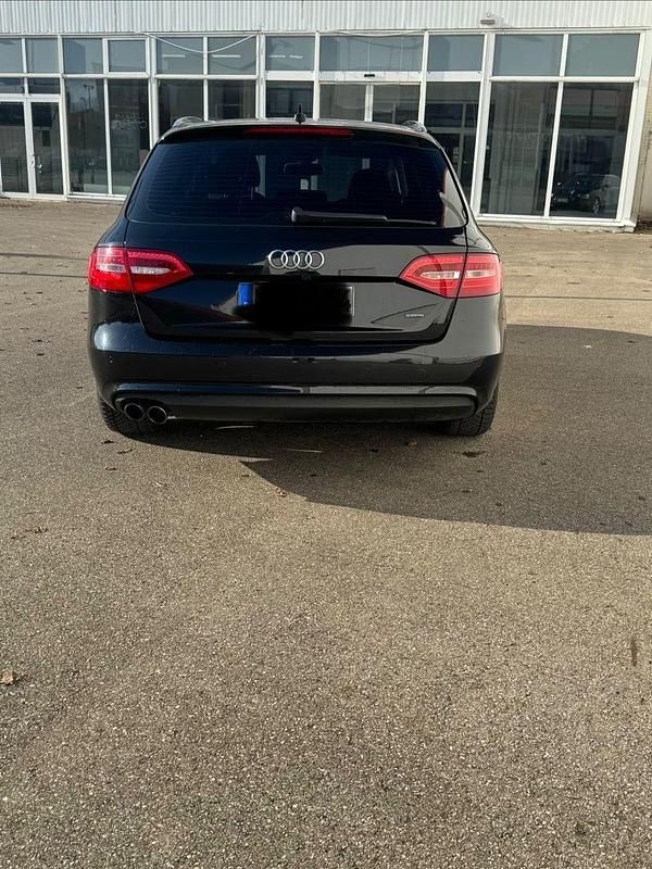 Gebraucht Audi A4 Ambiente 177 PS (130 kW) 2013 Schwarz Kombi