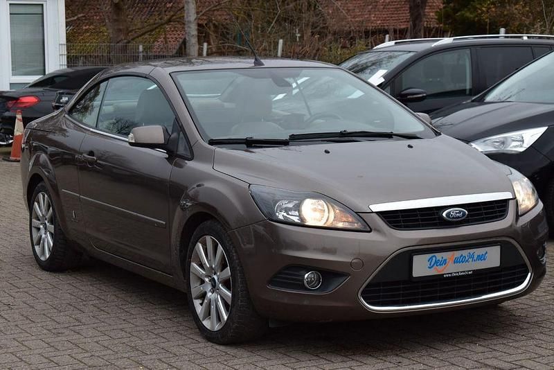 Używany Ford Focus Titanium 145 KM (106 kW) 2008 Brązowy Kabriolet