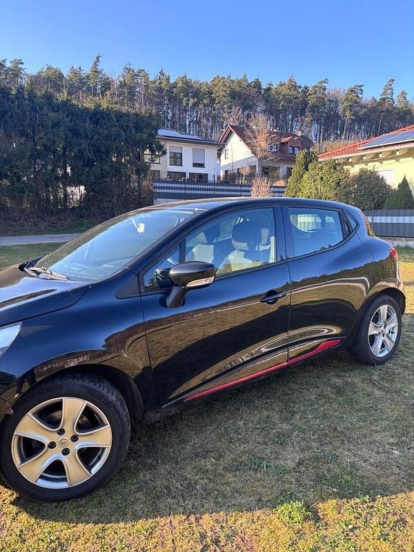 Gebraucht Renault Clio IV Dynamique 73 PS (53 kW) 2013 Schwarz Kleinwagen