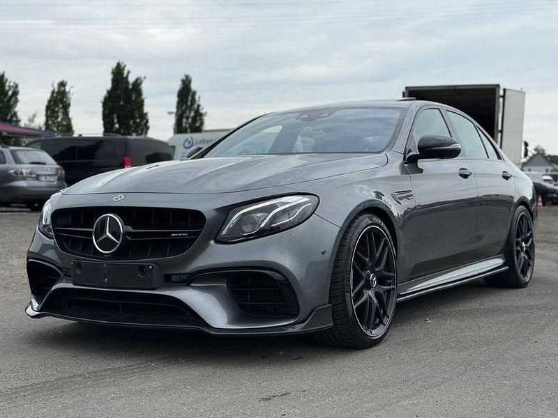 Grau Gebraucht 2017 Mercedes E63S AMG AMG Limousine | 48.900 € (Etwas zu teuer) - Bild 1/4