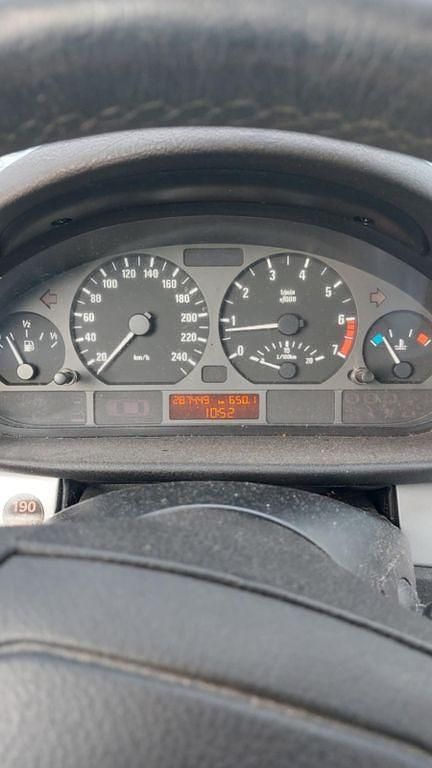 Schwarz Gebraucht 2000 BMW 320 Limousine | 1.900 € (Guter Preis) - Bild 1/4