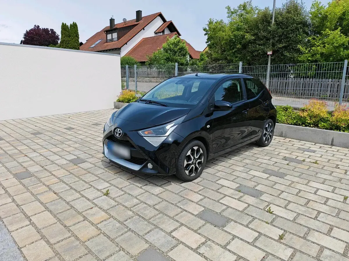 Gebraucht Toyota Aygo 72 PS (52 kW) 2022 Schwarz Kleinwagen