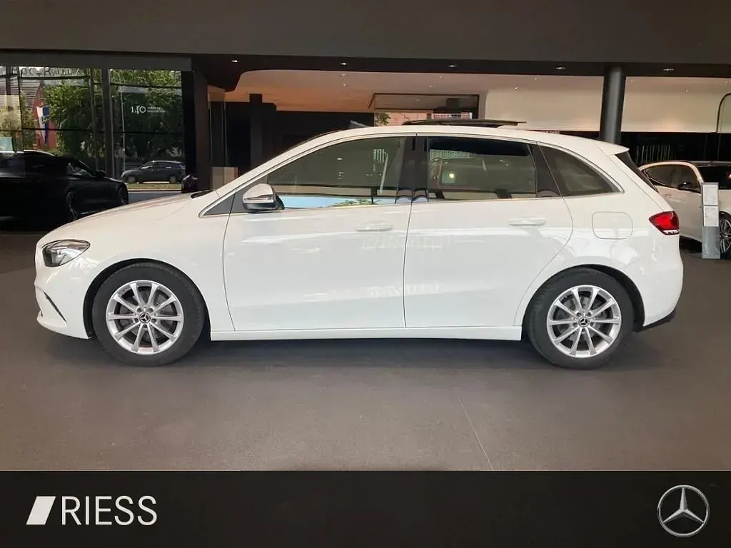 Gebraucht Mercedes B200 Progressive 163 PS (119 kW) 2020 Weiß Kleinwagen