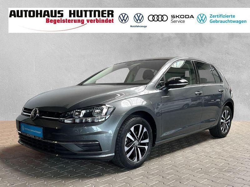 Indiumgrau (metallic) Gebraucht 2019 VW Golf VII IQ Drive Limousine | 20.490 € (Fairer Preis) - Bild 1/4