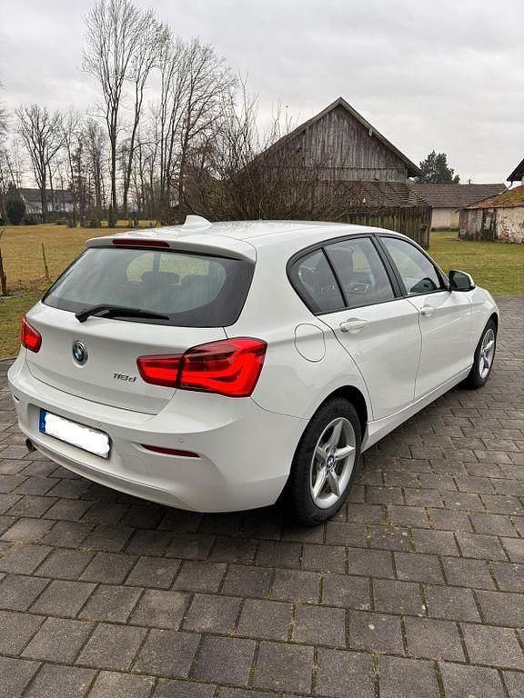 Gebraucht BMW 118 Advantage 150 PS (110 kW) 2016 Weiß Kleinwagen