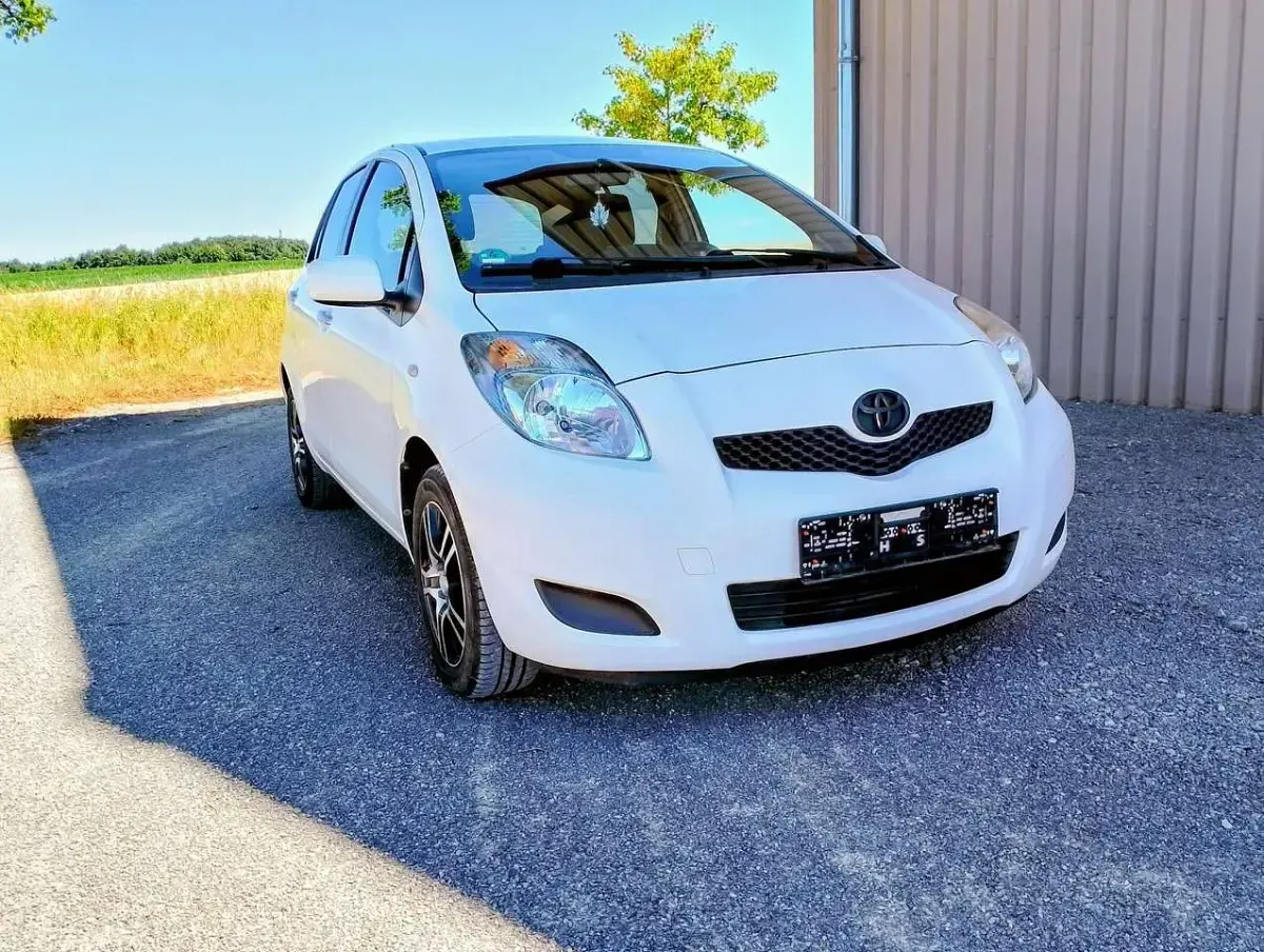 Gebraucht Toyota Yaris 69 PS (50 kW) 2011 Kleinwagen