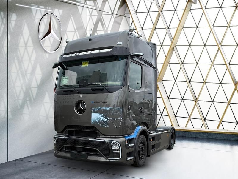 Second-hand Mercedes 600 2025 Gri