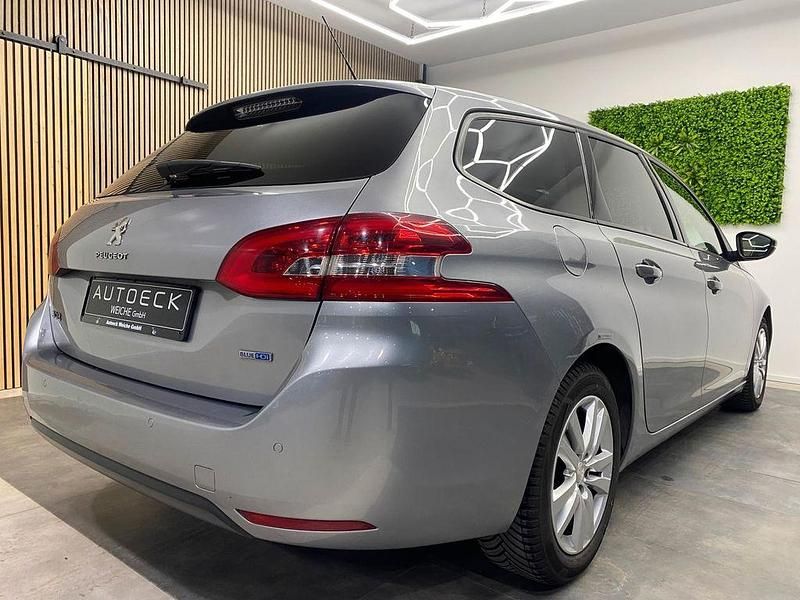 Gebraucht Peugeot 308 SW Active 120 PS (88 kW) 2016 Grau Kombi