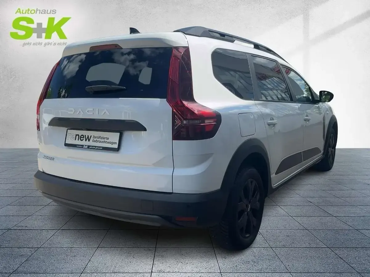 Gebraucht Dacia Jogger Extreme 110 PS (80 kW) 2023 Arktisweiß Van / Kleinbus