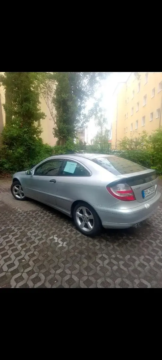 Gebraucht Mercedes C180 143 PS (105 kW) 2006 Silber Coupé