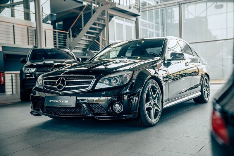 Schwarz Gebraucht 2009 Mercedes C63 AMG AMG Limousine | 43.500 € (Fairer Preis) - Bild 1/4
