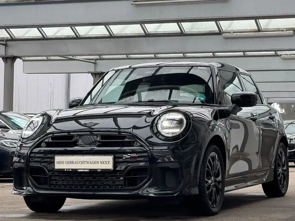 Gebraucht Mini Cooper 156 PS (114 kW) 2024 Midnight black ii (metallic) Kleinwagen