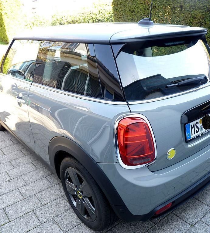 Grau Gebraucht 2022 Mini Cooper SE Kleinwagen | 16.190 € (Guter Preis) - Bild 1/4