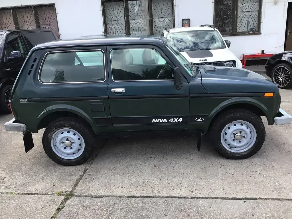 Gebraucht Lada niva 83 PS (61 kW) 2008 Grün SUV