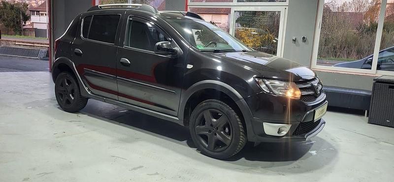 Gebraucht Dacia Sandero Prestige 90 PS (66 kW) 2016 Schwarz Limousine