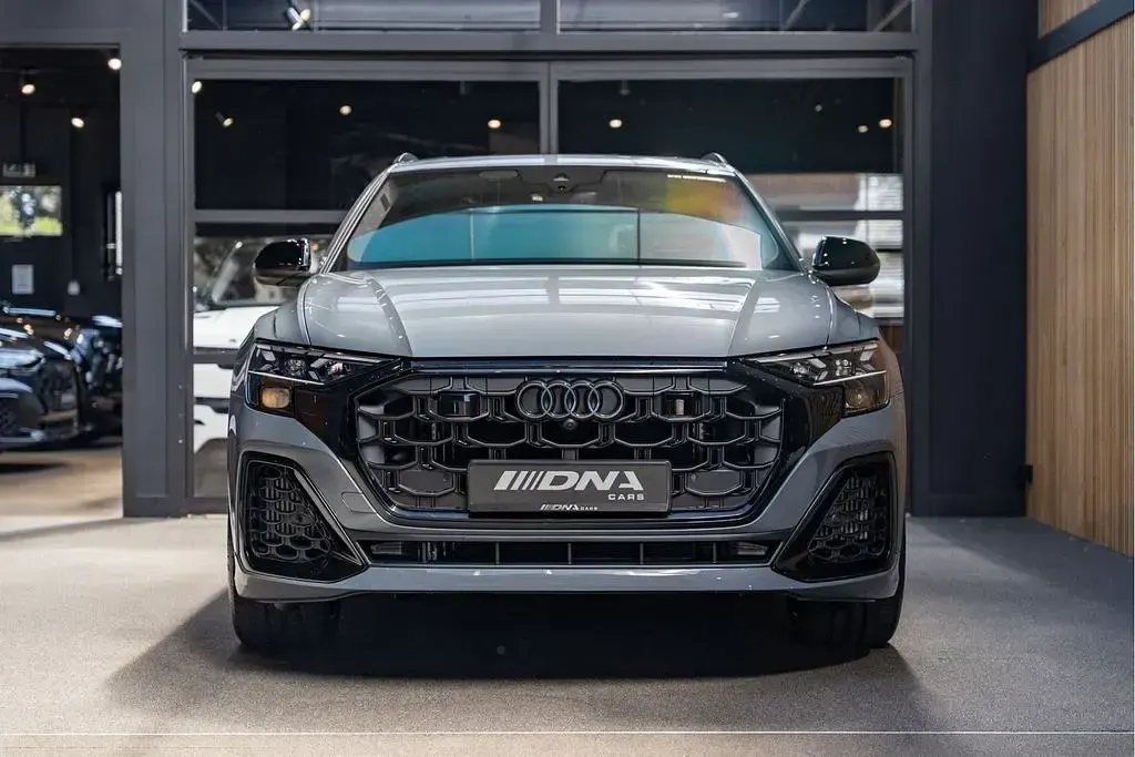 Neu Audi Q8 Advanced 489 PS (359 kW) 2026 Grau SUV