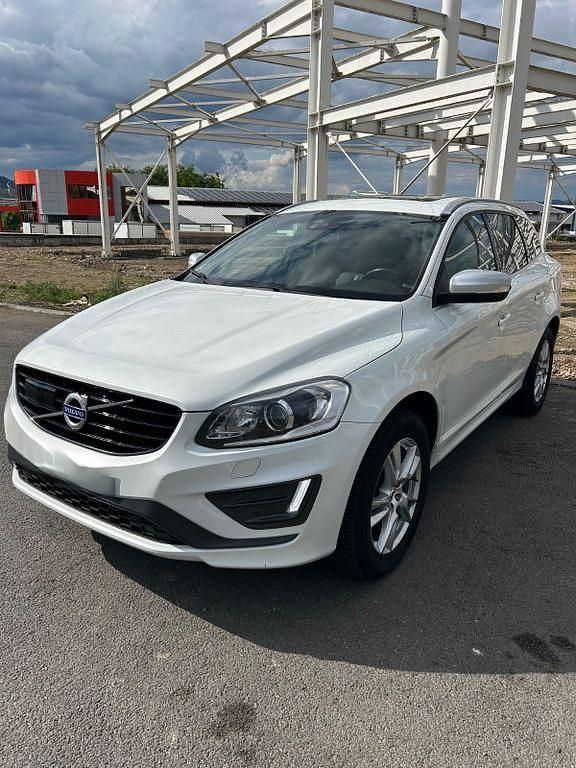 Gebraucht Volvo XC60 R-Design 190 PS (139 kW) 2016 Weiß SUV
