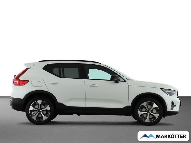 Neu Volvo XC40 Plus 163 PS (119 kW) 2025 Weiss SUV