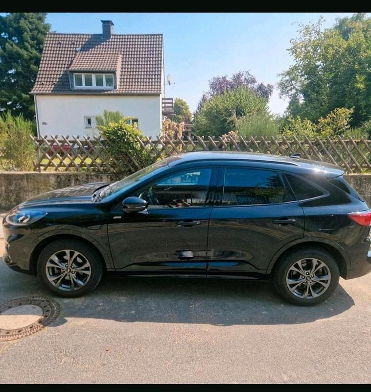 Schwarz Gebraucht 2022 Ford Kuga SUV | 24.000 € (Guter Preis) - Bild 1/4