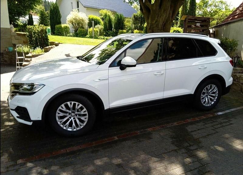 Gebraucht VW Touareg 231 PS (169 kW) 2019 Weiß SUV