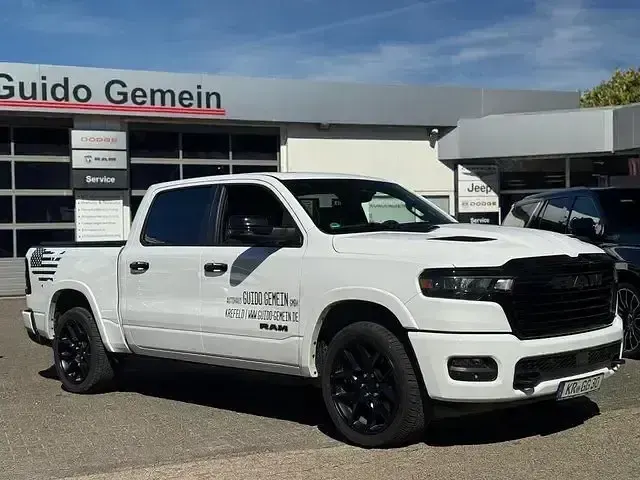 Gebraucht Dodge Ram 401 PS (294 kW) 2022 Granite crystal Pickup