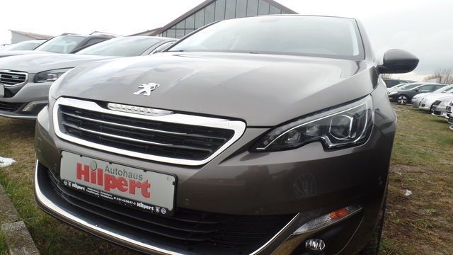 Braun metallic Gebraucht 2016 Peugeot 308 Allure Kombi | 27.900 € - Bild 1/4