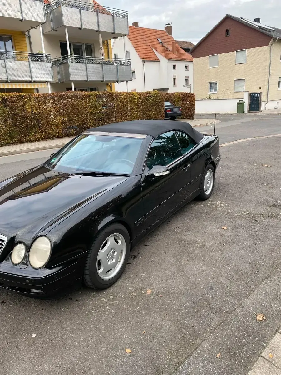 Gebraucht Mercedes CLK320 Avantgarde 218 PS (160 kW) 2001 Schwarz Cabrio
