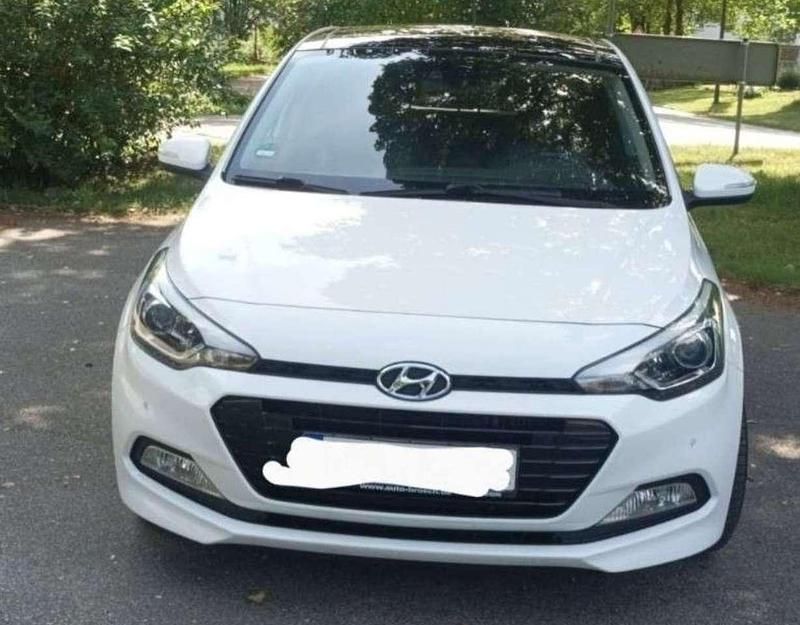 Gebraucht Hyundai i20 Style 120 PS (88 kW) 2018 Weiß Limousine
