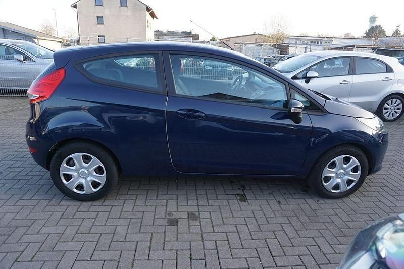 Gebraucht Ford Fiesta Trend 60 PS (44 kW) 2009 Blau Kleinwagen