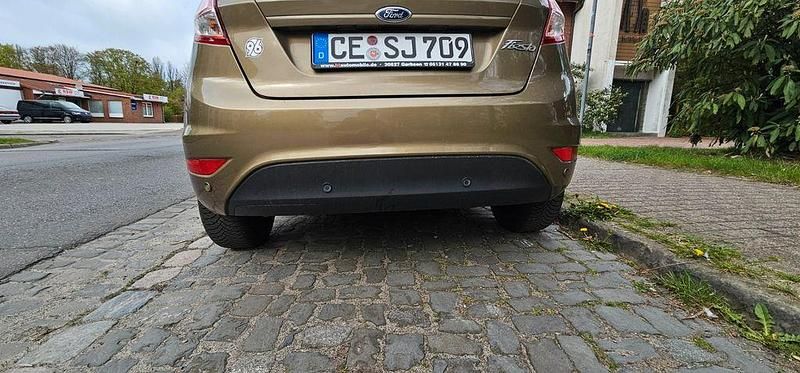 Gebraucht Ford Fiesta 82 PS (60 kW) 2013 Gold Kleinwagen