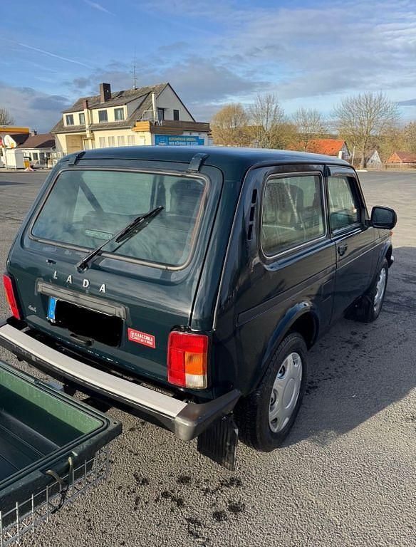 Gebraucht Lada niva 84 PS (61 kW) 2020 Grün SUV