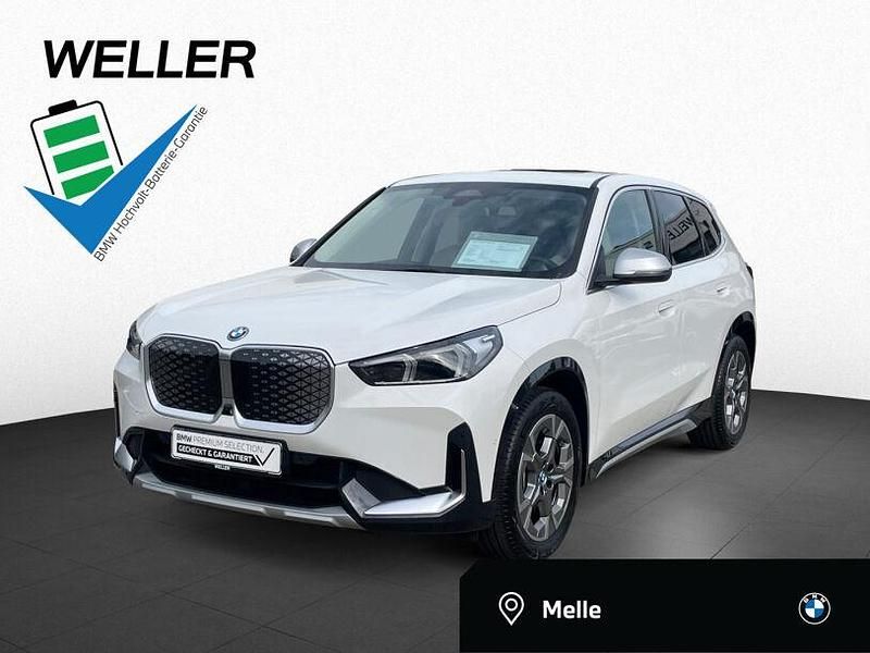 Alpinweiss iii (weiß) Gebraucht 2024 BMW iX1 Comfort Edition SUV | 42.950 € (Superpreis) - Bild 1/3