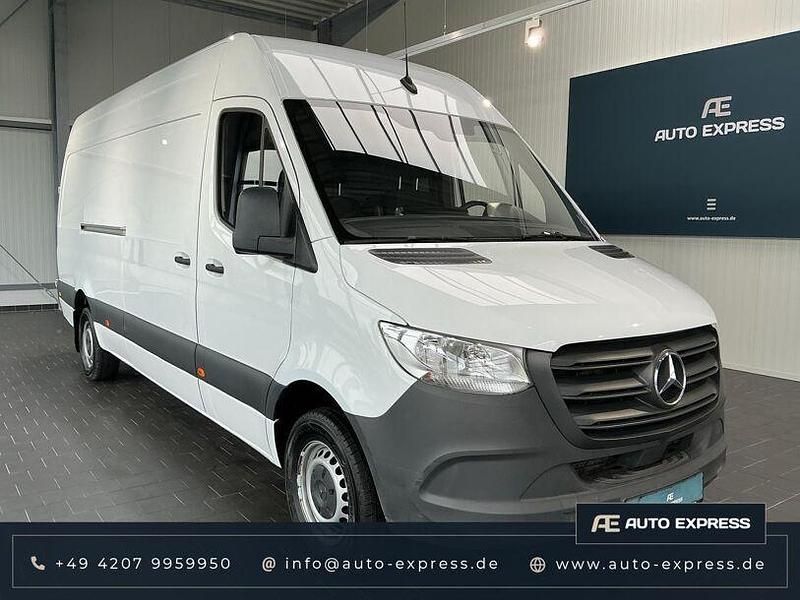Weiß (arktikweiss) Gebraucht 2023 Mercedes Sprinter Van | 26.061 € (Superpreis) - Bild 1/4