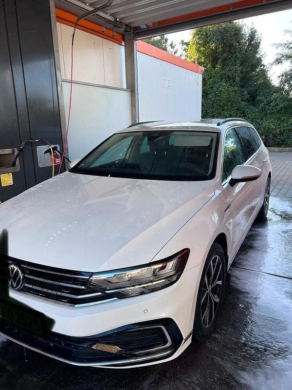Gebraucht VW Passat GTE 218 PS (160 kW) 2021 Weiß Kombi