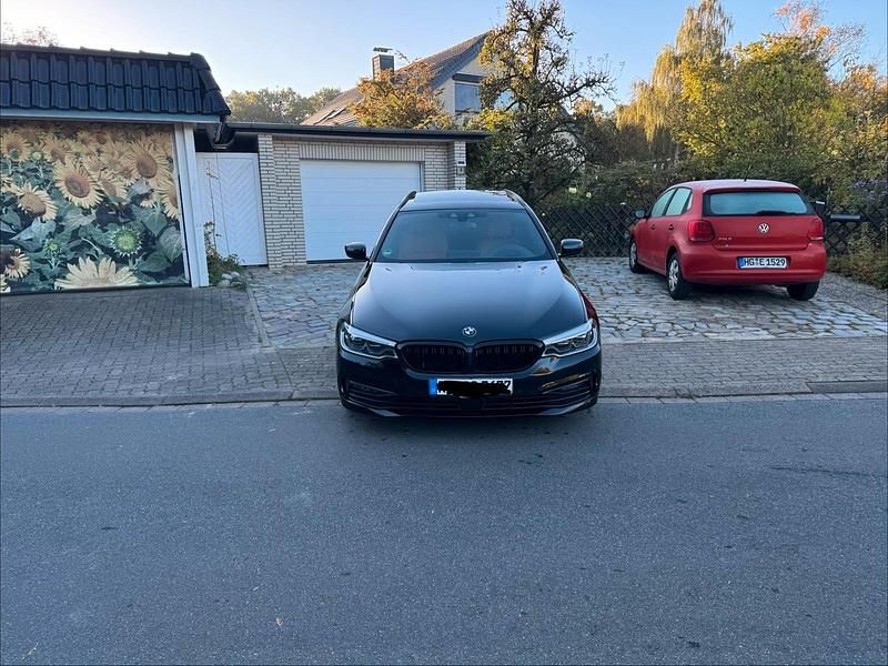Schwarz Gebraucht 2019 BMW 530 M Sport Kombi | 16.800 € (Superpreis) - Bild 1/4