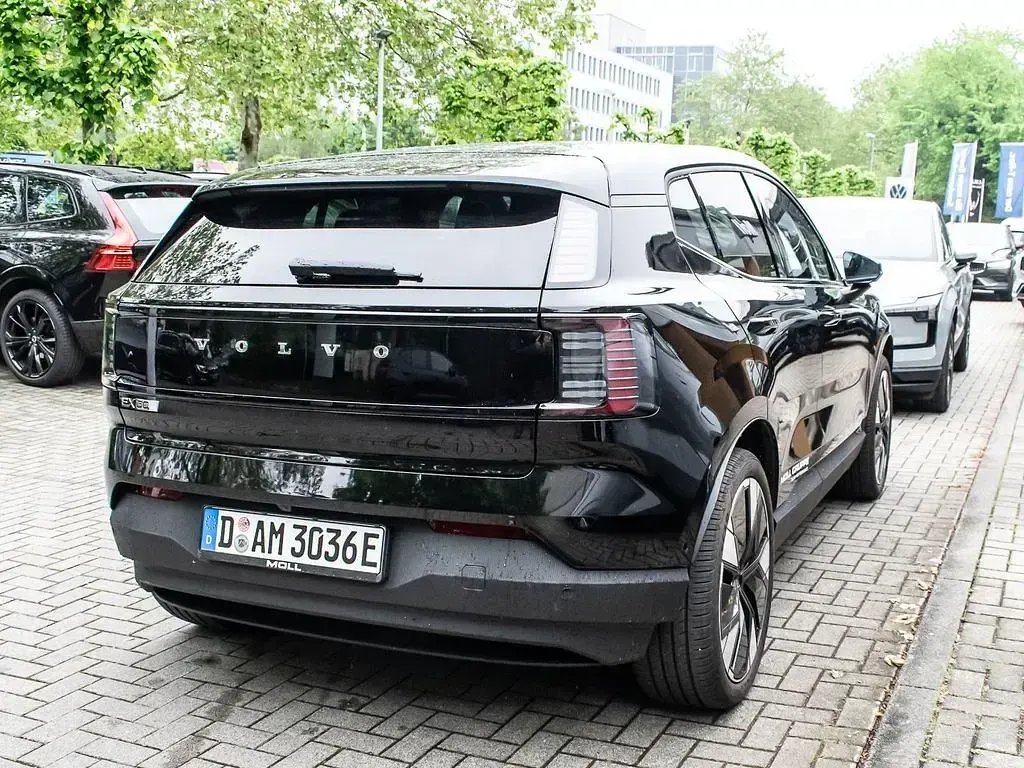 Gebraucht Volvo EX30 Ultra 200 kW (272 PS) 2026 Onyx schwarzmetallic SUV