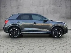 Neu Audi Q2 S-Line 150 PS (110 kW) 2026 Grau (grau (daytonagrau perleffekt)) SUV