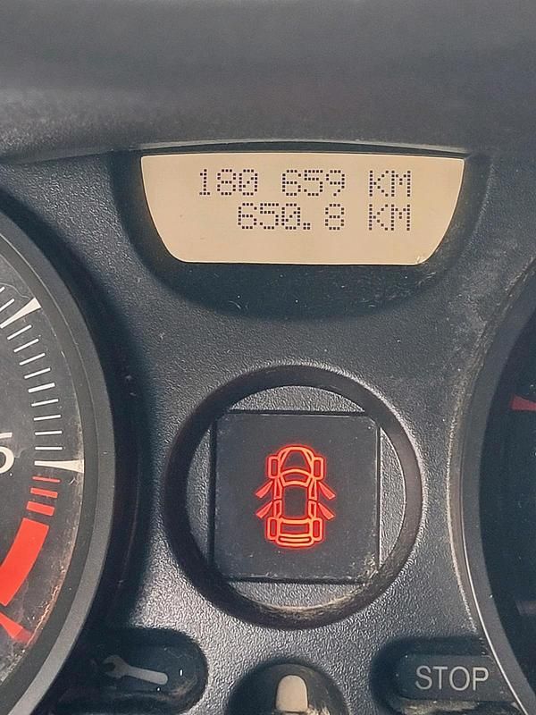 Silber Gebraucht 2006 Renault Mégane GrandTour Kombi | 1.200 € (Fairer Preis) - Bild 1/4