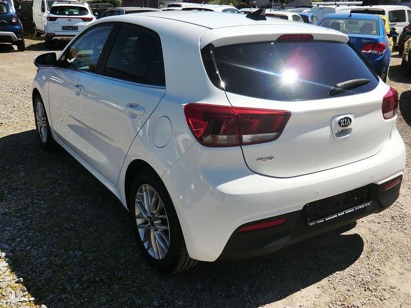 Gebraucht Kia Rio Platinum 99 PS (72 kW) 2019 Weiß Limousine