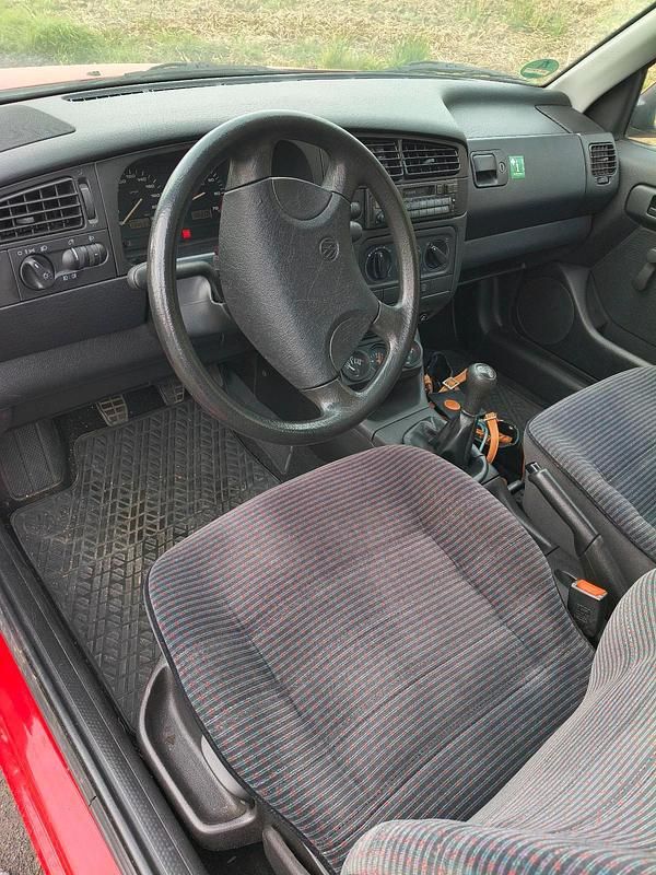 Gebraucht VW Golf III 75 PS (55 kW) 1993 Rot Limousine