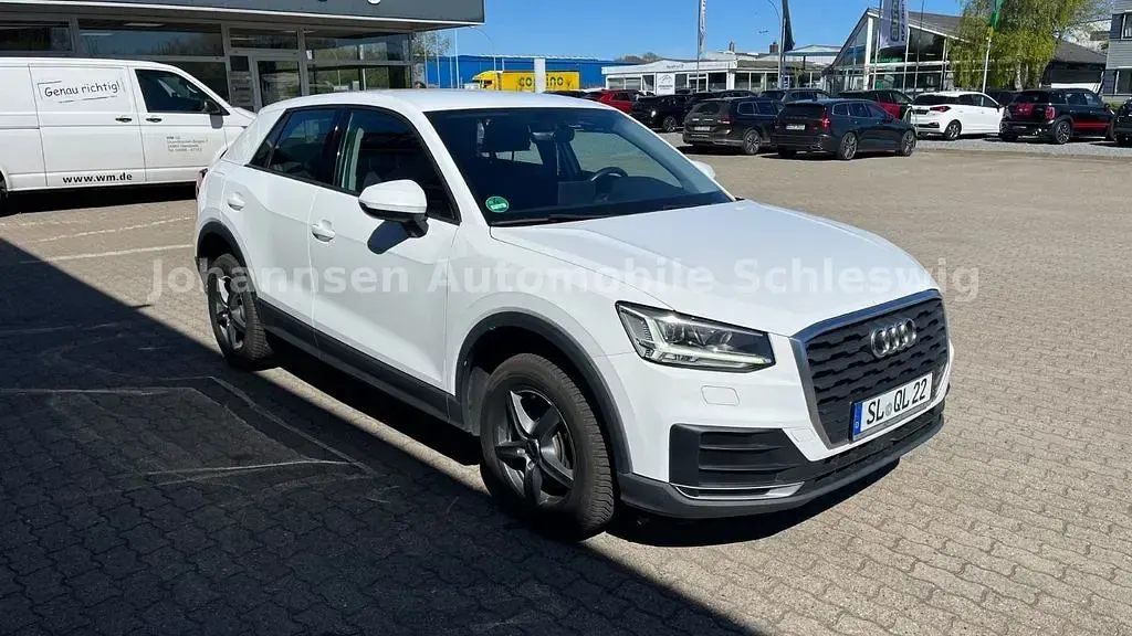 Usata Audi Q2 Basis 116 CV (85 kW) 2017 Bianco SUV