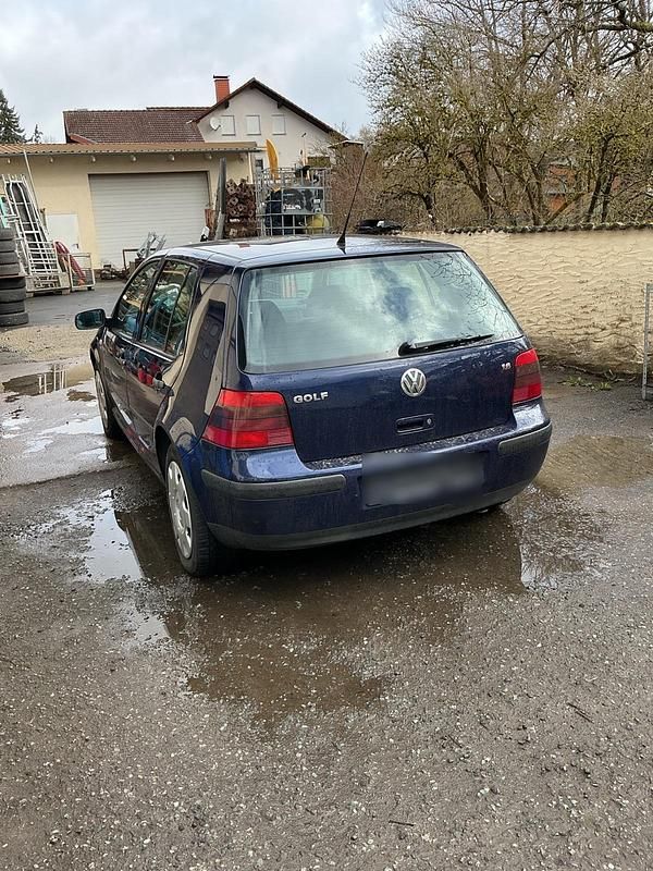 Gebraucht VW Golf IV 105 PS (77 kW) 2001 Blau Kleinwagen