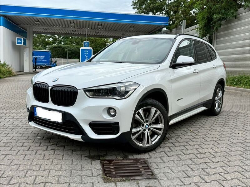 Weiß Gebraucht 2016 BMW X1 Sport Line SUV | 17.400 € (Fairer Preis) - Bild 1/4