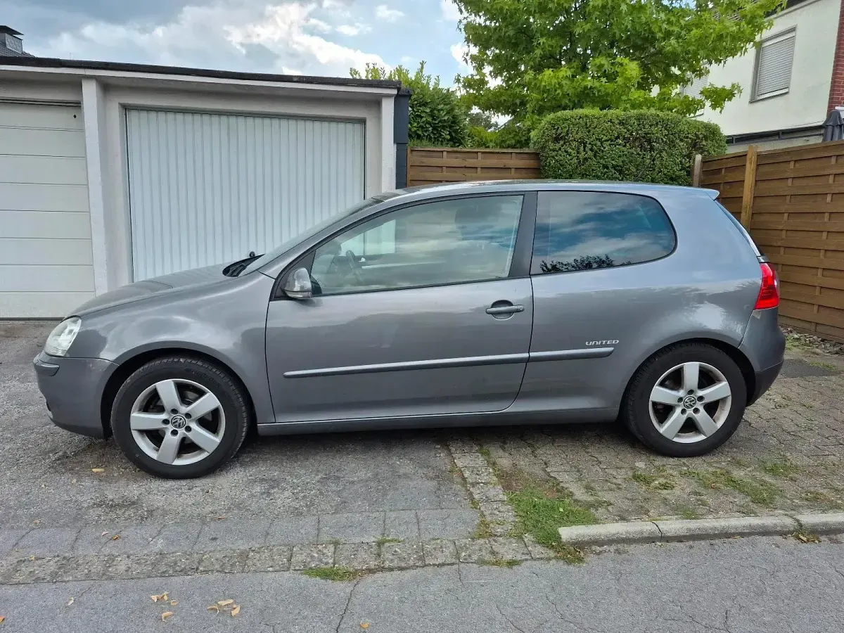 Gebraucht VW Golf V 105 PS (77 kW) 2008 Grau Kleinwagen