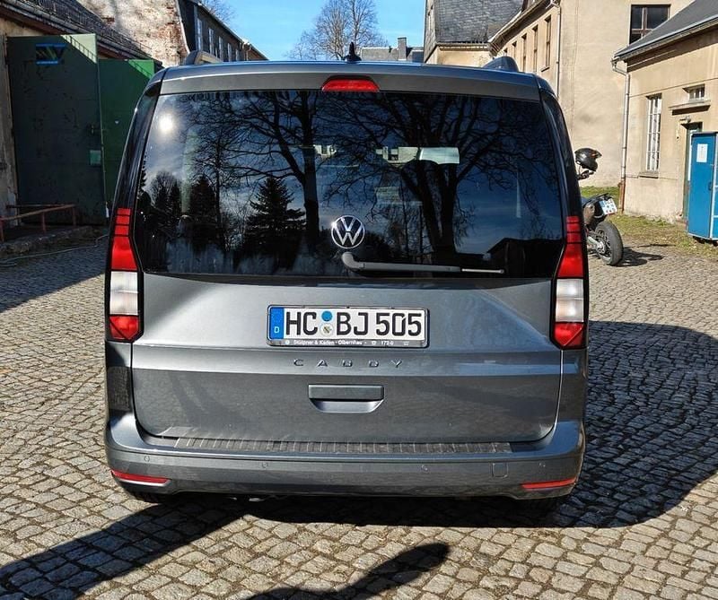 Second-hand VW Caddy 122 CP (89 kW) 2021 Gri Monovolum