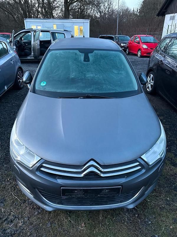 Grau Gebraucht 2011 Citroën C4 Exclusive Limousine | 4.499 € (Fairer Preis) - Bild 1/3